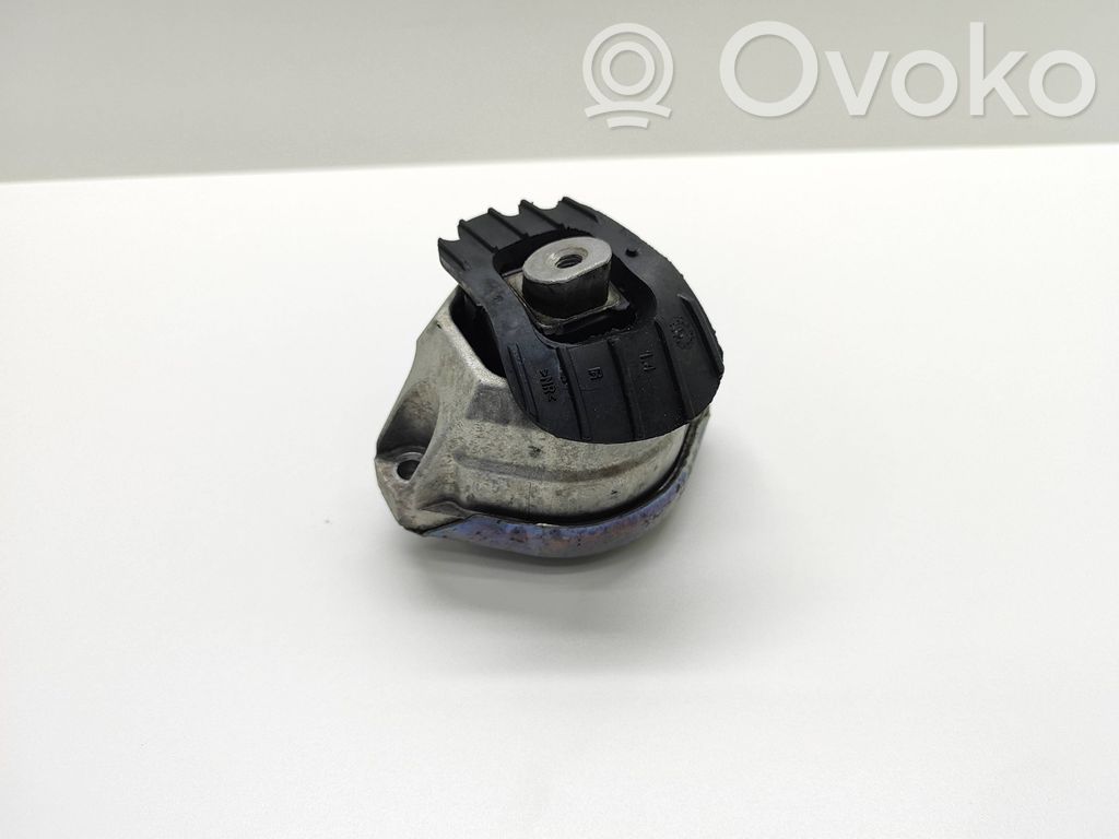 BMW 5 E60 E61 Engine mount bracket 