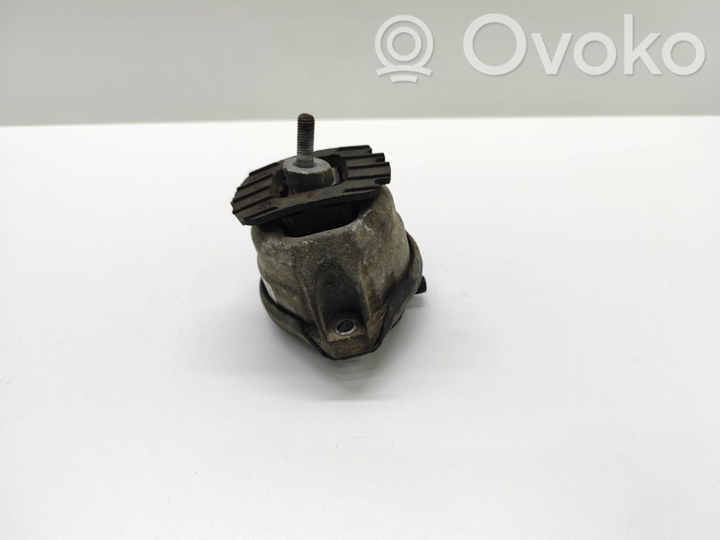 BMW 5 E60 E61 Engine mount bracket 