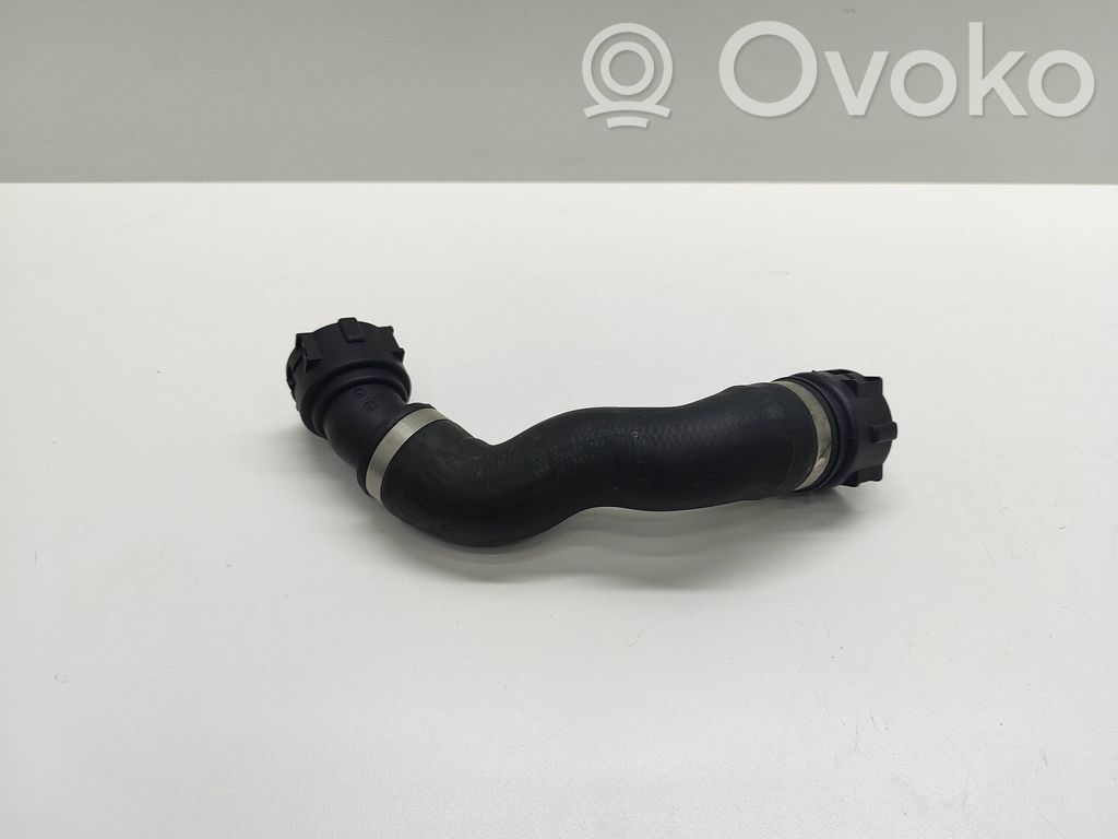 BMW 5 F10 F11 Tuyau de liquide de refroidissement moteur 