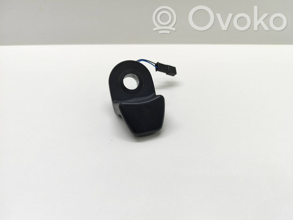 BMW 5 E60 E61 Tailgate glass/window release handle 
