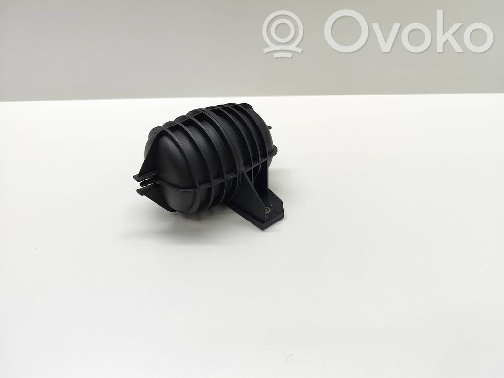 BMW 5 E60 E61 Rezervor aer vacuum 