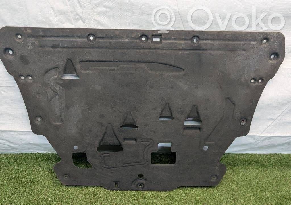 Volvo XC60 Engine splash shield/under tray 