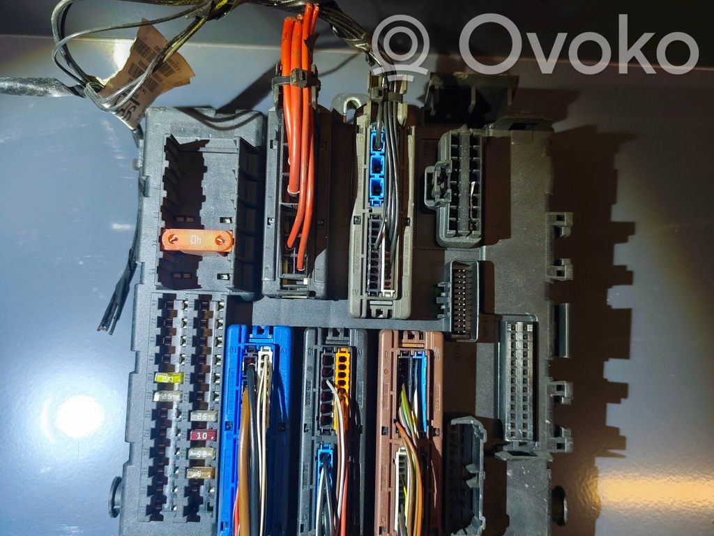 Opel Vectra C Skrzynka bezpieczników / Komplet 