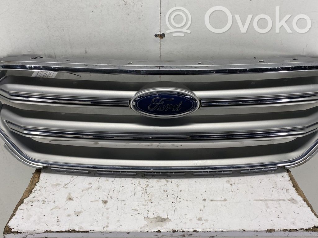 Ford Kuga II Etusäleikkö 