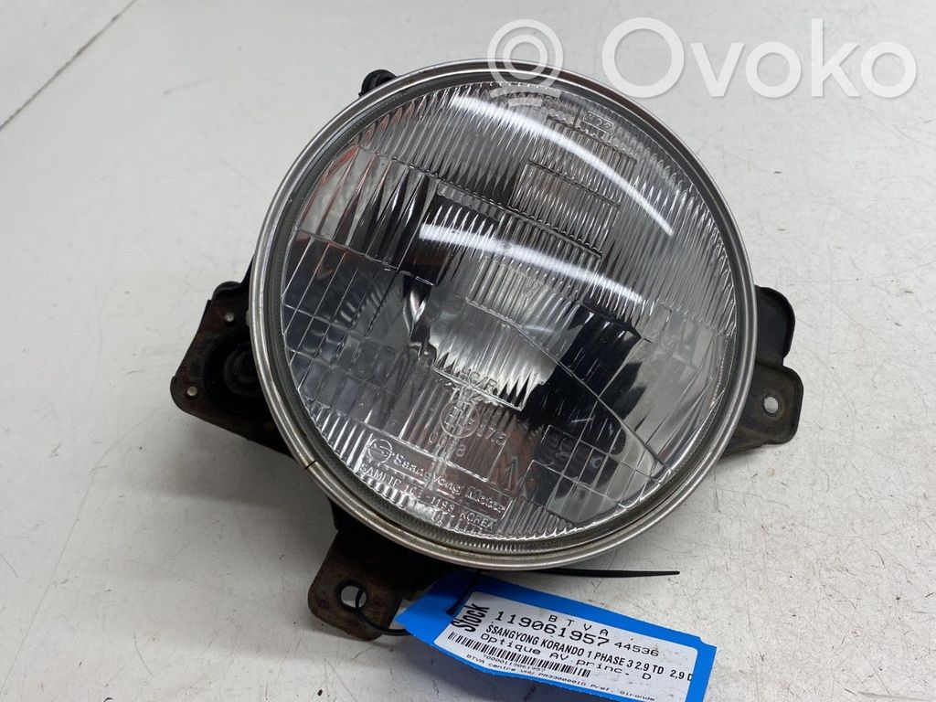 SsangYong Korando Lampa przednia 