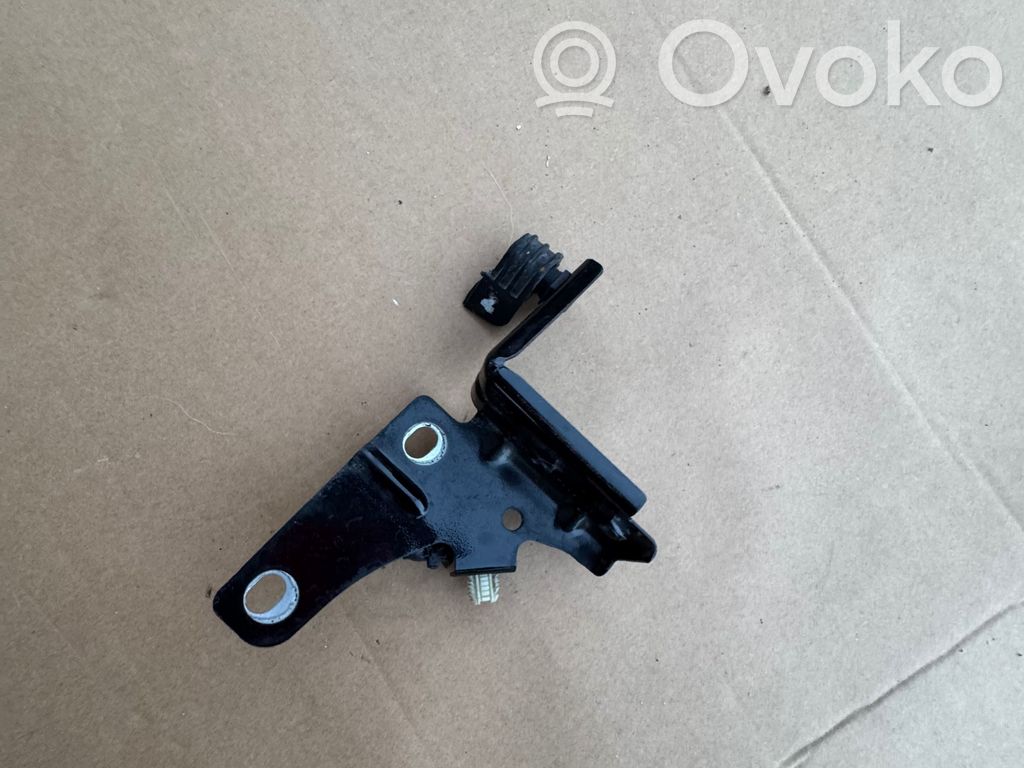 Laikiklis sparno   J9C313A004AC
