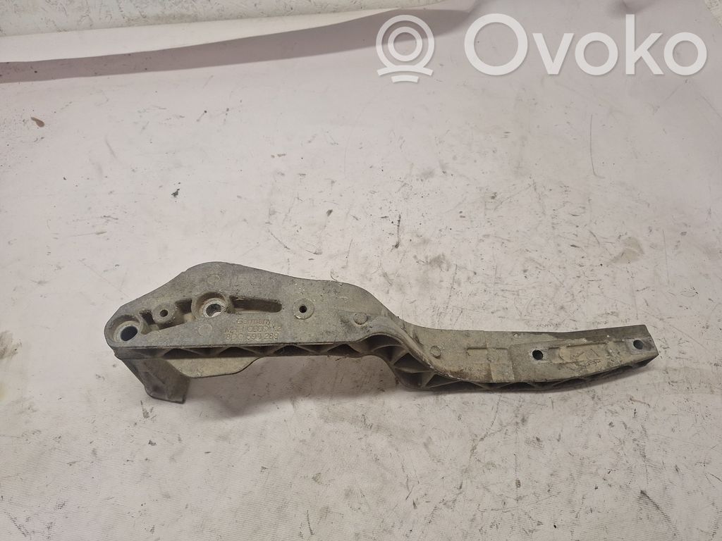 Rear differential/diff mount bracket   8D0599289