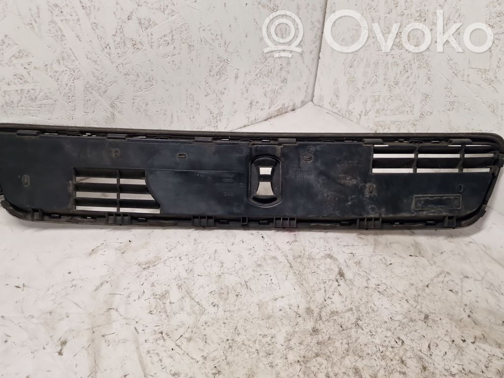 Audi A4 S4 B5 8D Grilă față 