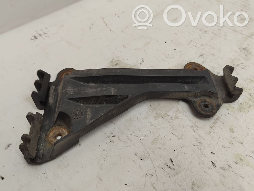 Audi A6 S6 C4 4A Front bumper mounting bracket 