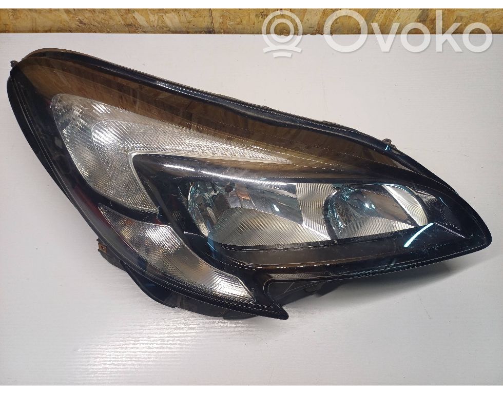 Opel Corsa E Priekinis žibintas 