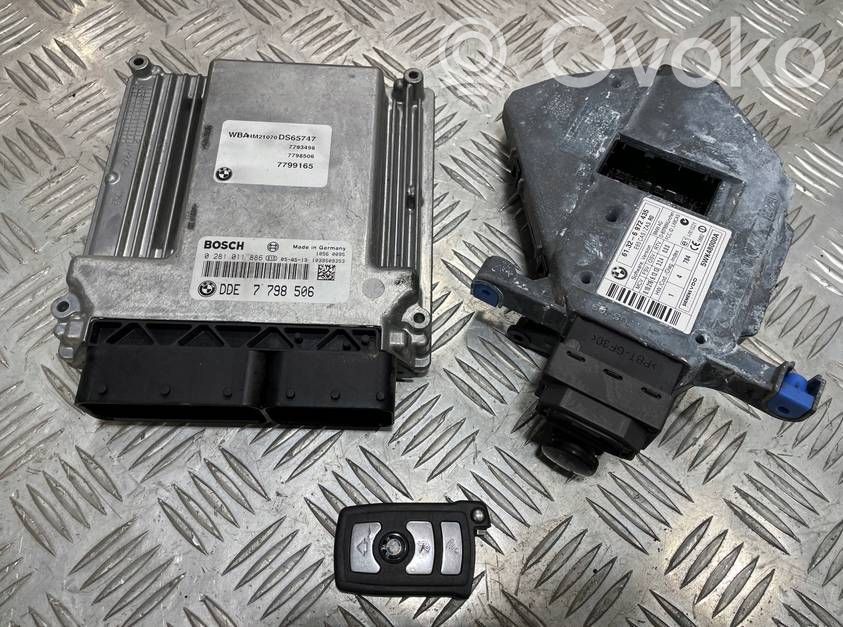 BMW 7 E65 E66 Variklio valdymo blokas 