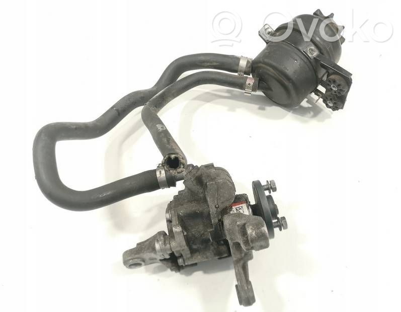 BMW 1 E82 E88 Power steering pump 
