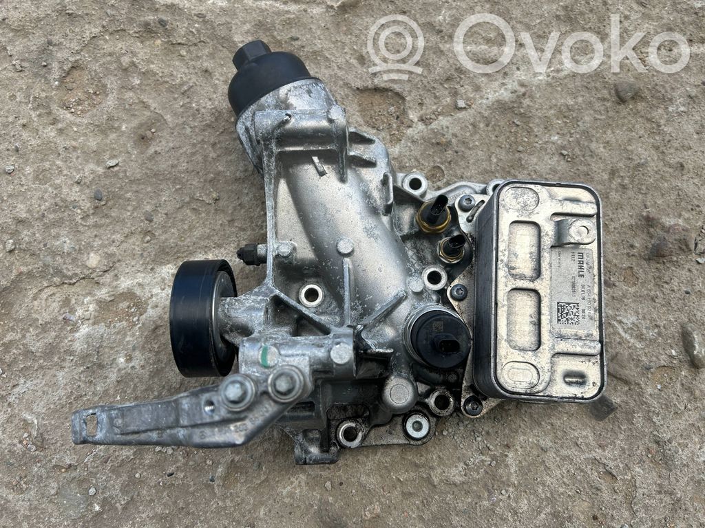 Mercedes-Benz E W213 Mocowanie / uchwyt filtra oleju 
