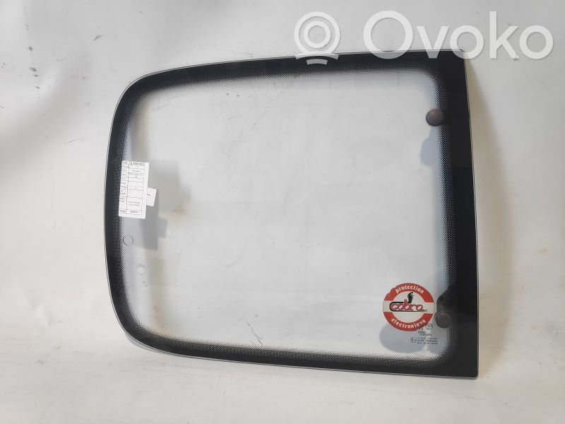 Peugeot 205 Rear side window 