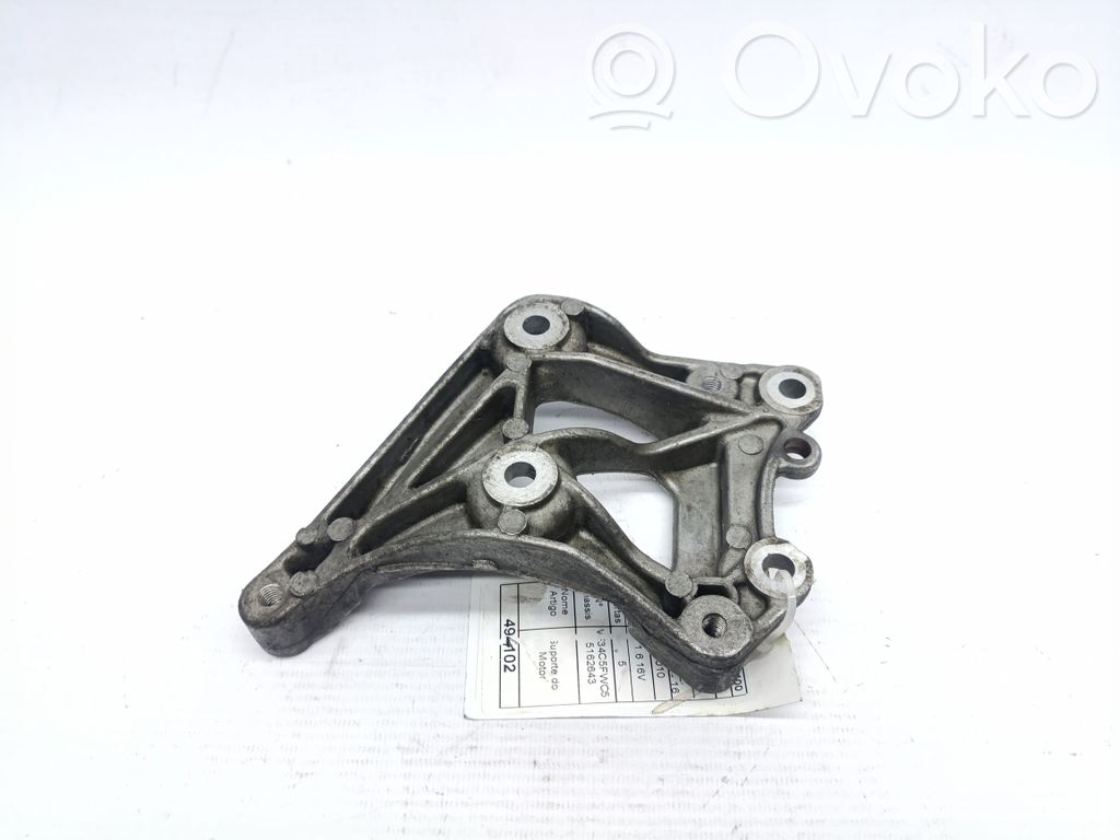Peugeot 308 Engine mount bracket 
