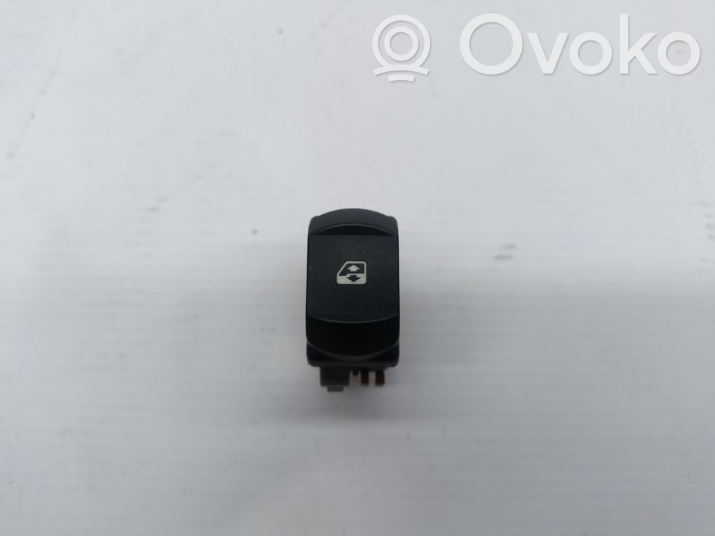 Renault Clio III Electric window control switch 