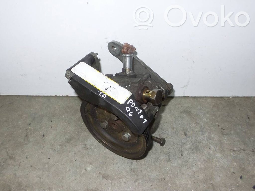 Fiat Punto (176) Pompa wspomagania 