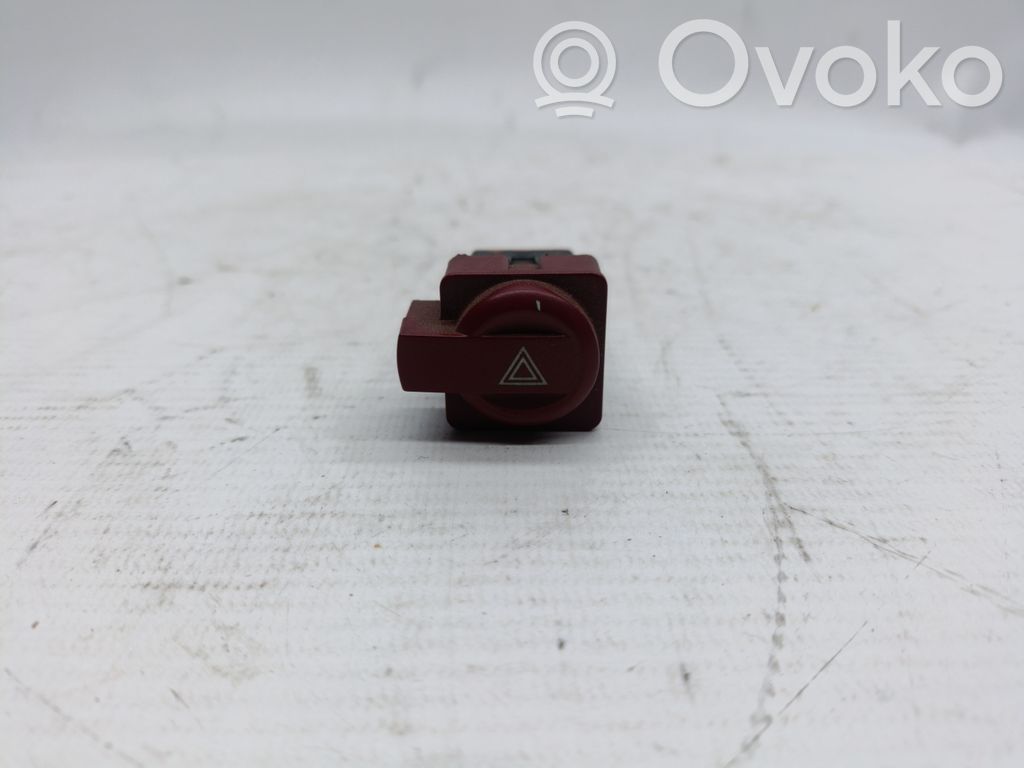 Hazard light switch   96480877KR
