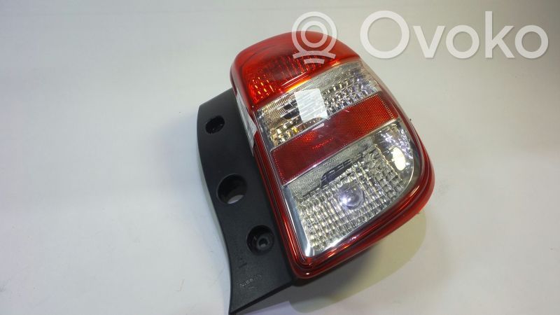 Nissan Micra Luci posteriori 