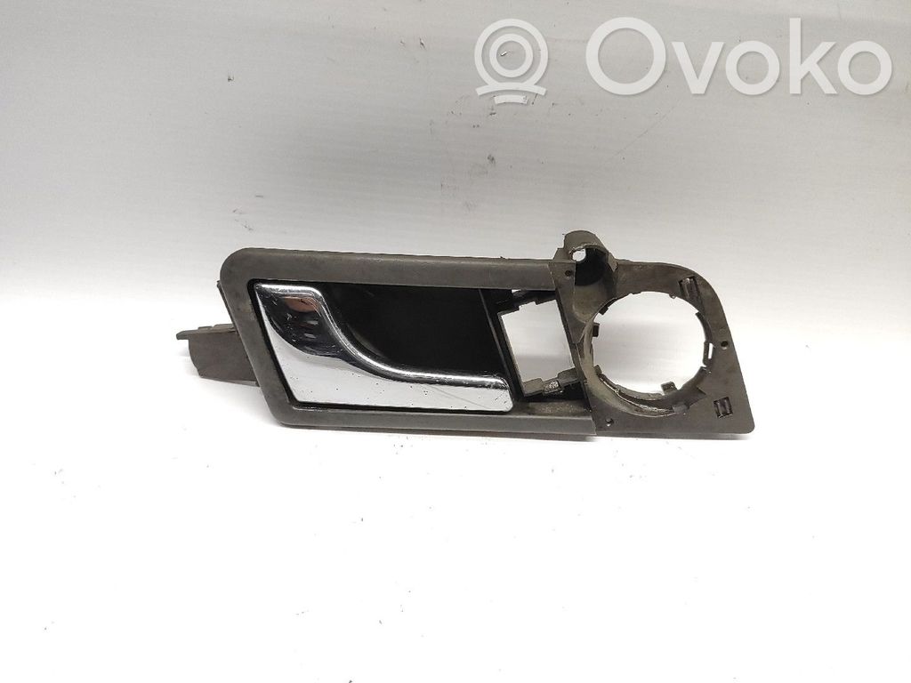 Front door interior handle   8Z0837019