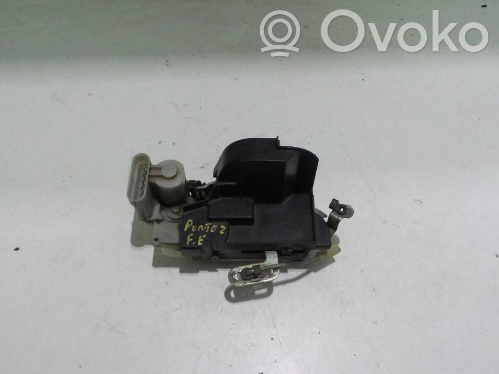 Fiat Punto (188) Priekinė durų spyna 