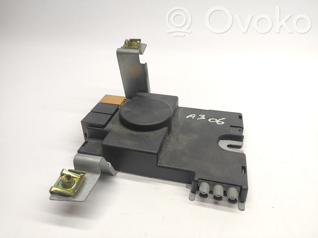 Antenos stiprintuvas   8P3035225