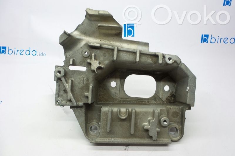 Engine mount bracket   8200477152