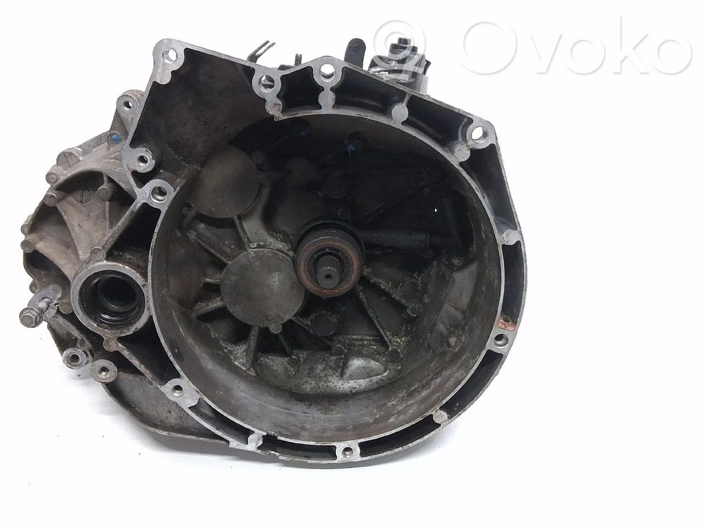 Mechaninė 5 pavarų dėžė   AV6R7F096GE,CV6R7002GB