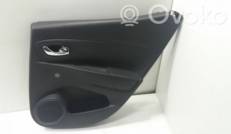 Renault Clio IV Apmušimas galinių durų (obšifke) 