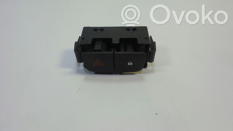 Botón interruptor de luz de peligro   252100622R,252106548R,BOTAO4PISCAS