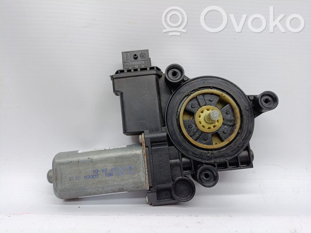 Opel Corsa E Motor macara geam ușă față 