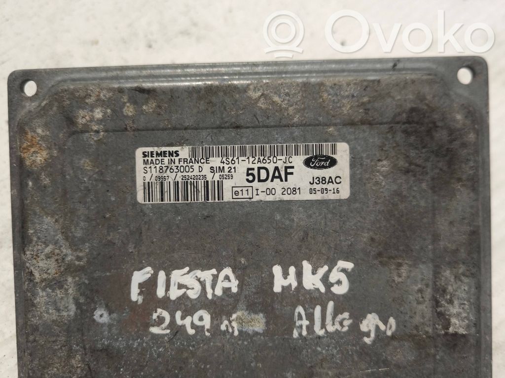 Engine control unit/module   4S6112A650JC,S118763005D