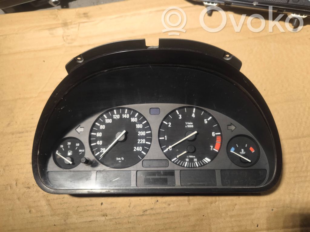 Geschwindigkeitsmesser Cockpit   8375900,62118375900,11000873545