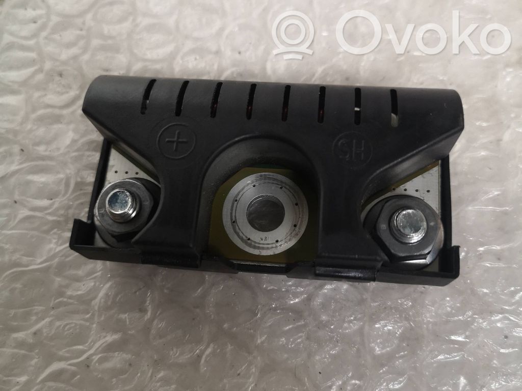 Antenos stiprintuvas   8T8035570,30102012,920203001