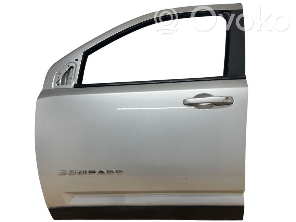 Puerta delantera   05116471AB,D593694,4356540