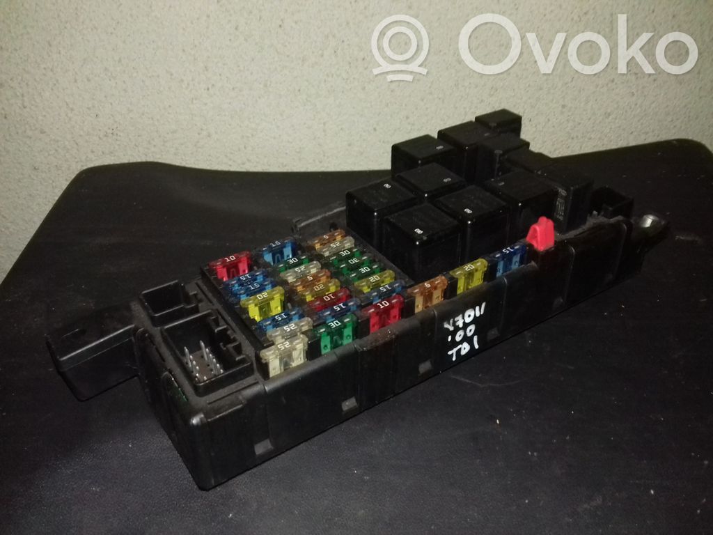 Volvo V70 Fuse module 