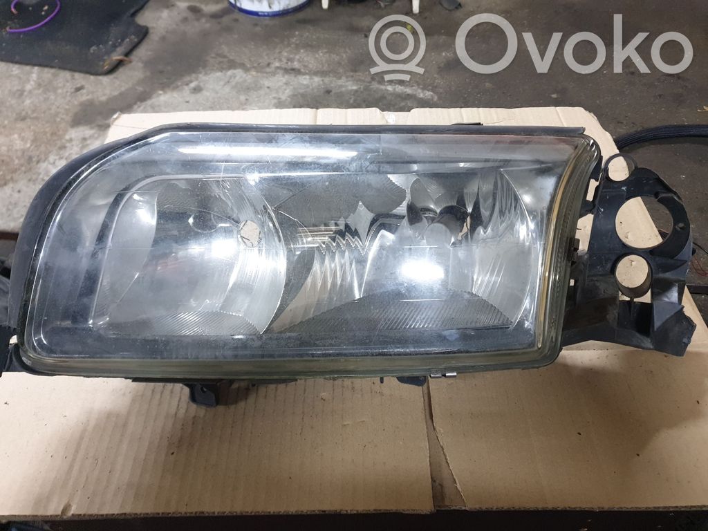 Scheinwerfer   89007829,8693557