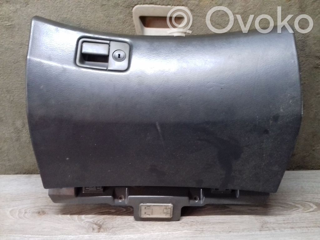 Volvo S80 Glove box 