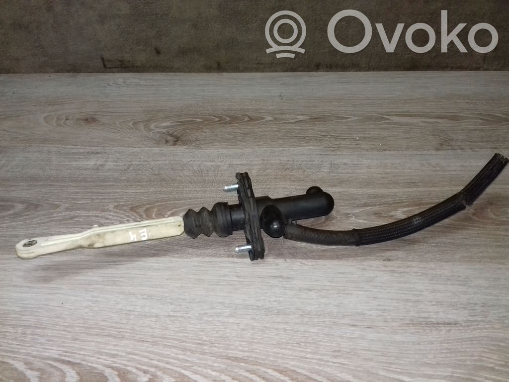 Cilindro maestro de embrague   30777995