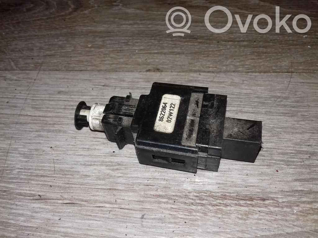 Interruptor sensor del pedal de freno   8622064