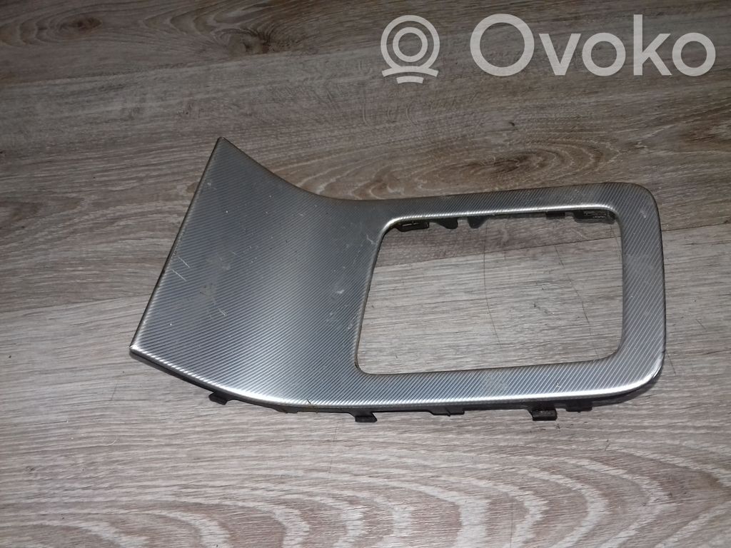 Volvo V70 Consola de plástico de la palanca de cambios 