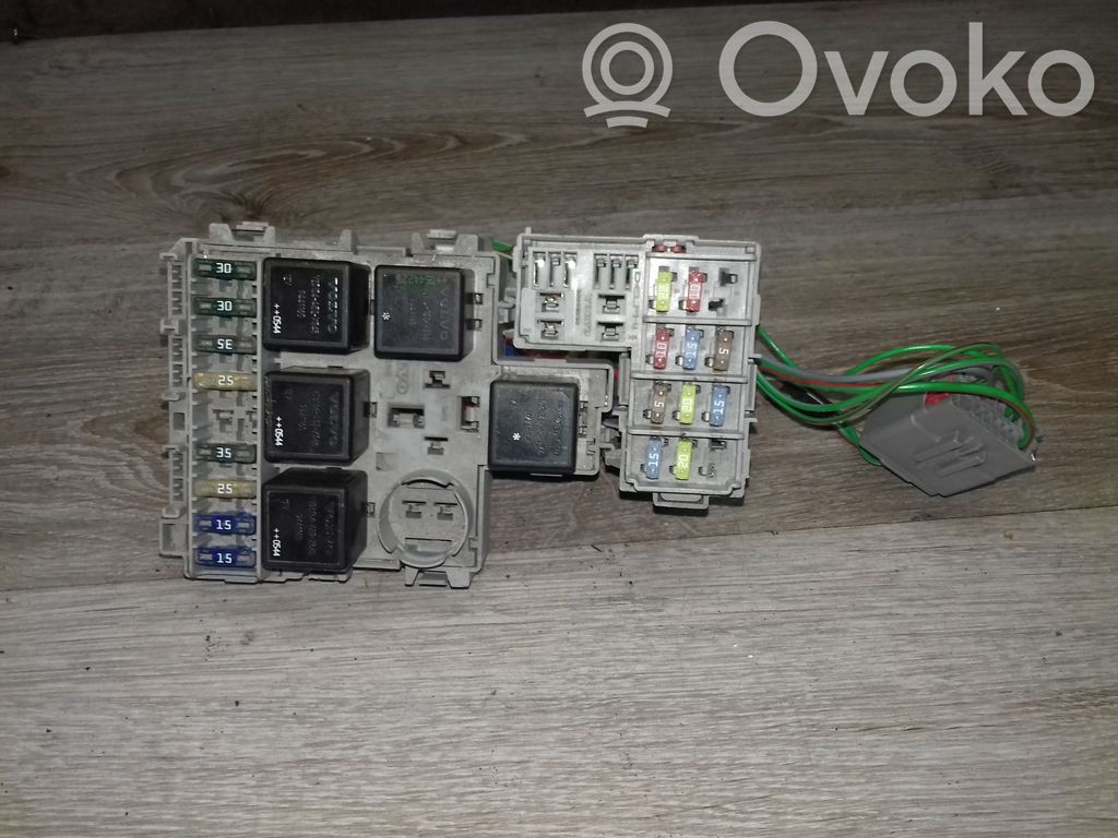Volvo V70 Saugiklių blokas 
