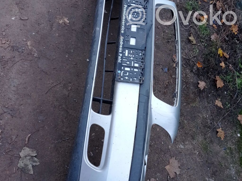 Volvo V70 Zderzak przedni 