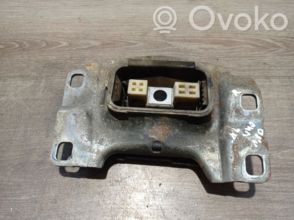 Volvo V40 Engine mount bracket 
