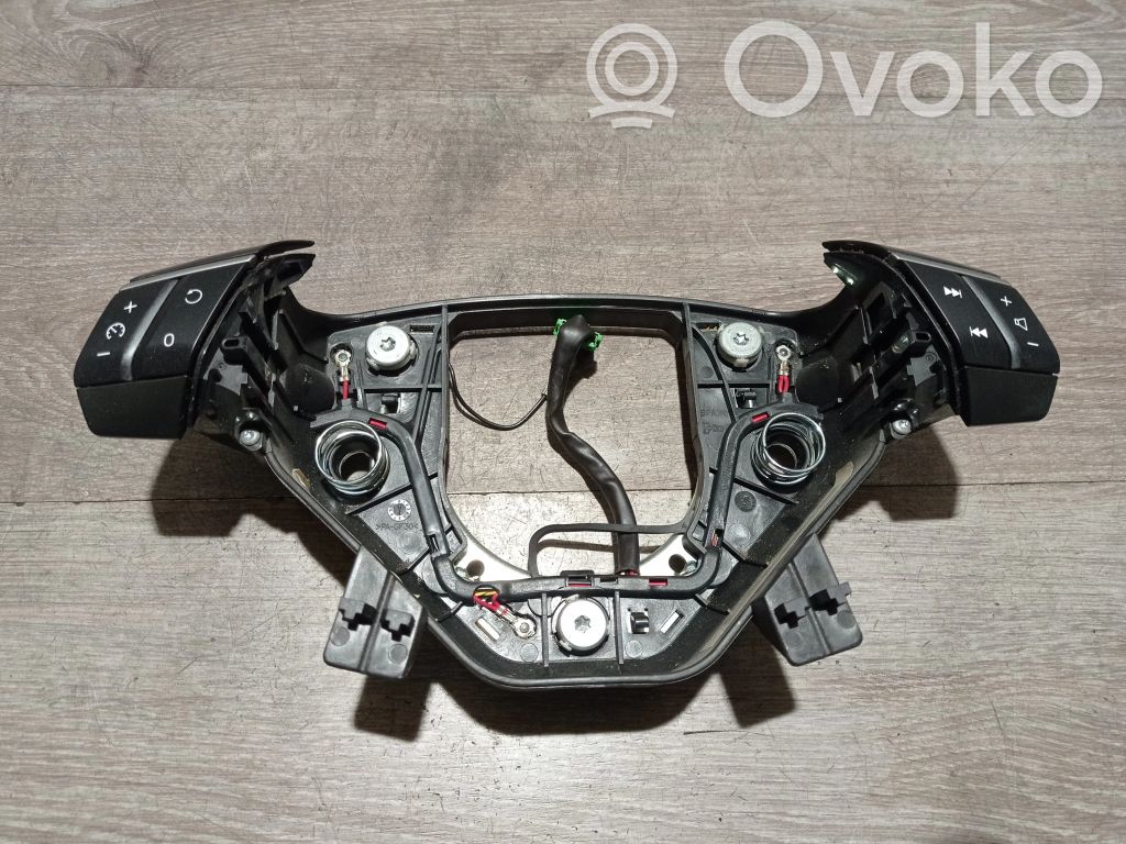 Volvo XC90 Ohjauspyörän painikkeet/kytkimet 