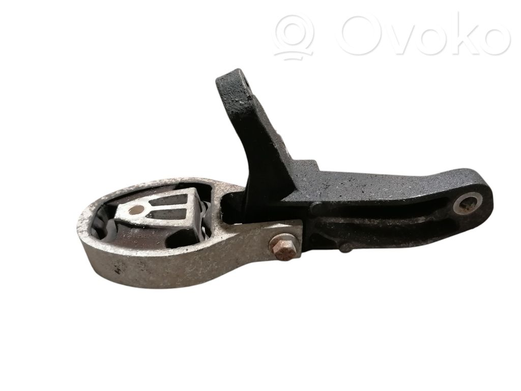 Volvo V70 Engine mount bracket 