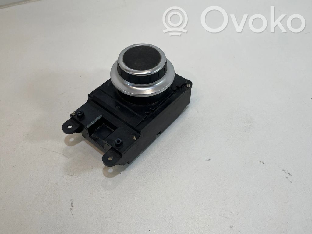 Head unit multimedia control   6944884
