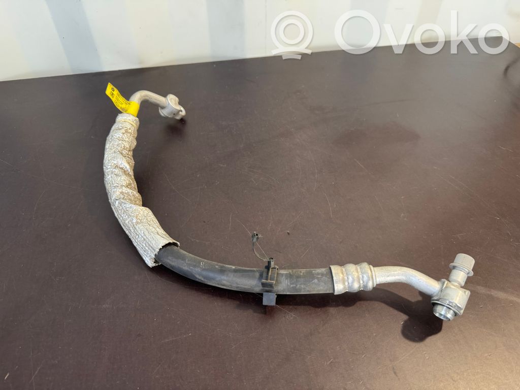 Ilmastointilaitteen putki (A/C)   68217212AC