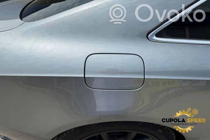 Audi A5 8T 8F Szyjka / Wkład wlewu paliwa 