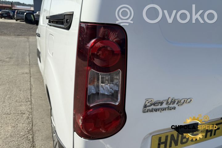 Rear/tail lights